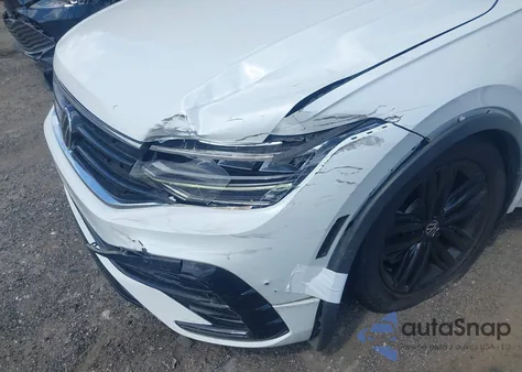 2022 Volkswagen Tiguan 2.0T Se R-Line Black z USA, uszkodzony, nr VIN 3VVCB7AX3NM064857